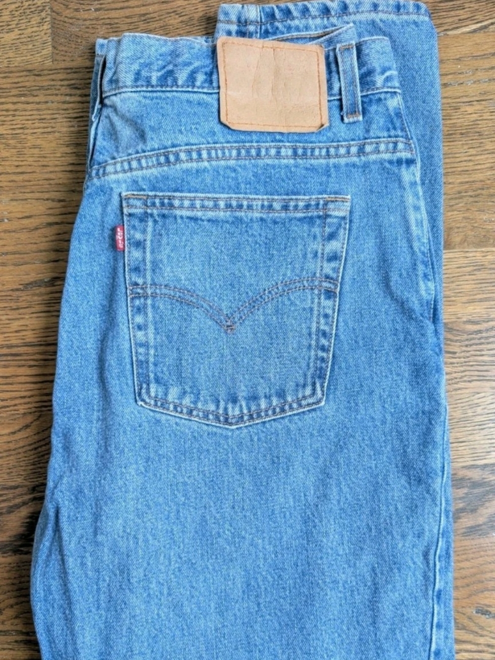 VTG Levis 550 Women's 20W M Relaxed Fit Tapered Leg Blue Denim Jeans Made In USA